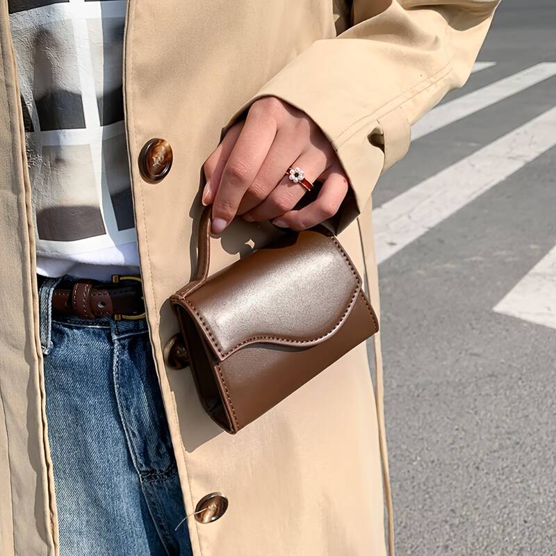 Women Retro Wavy Flap Mini Leather Adjustable Crossbody Shoulder Bag_voghion.com