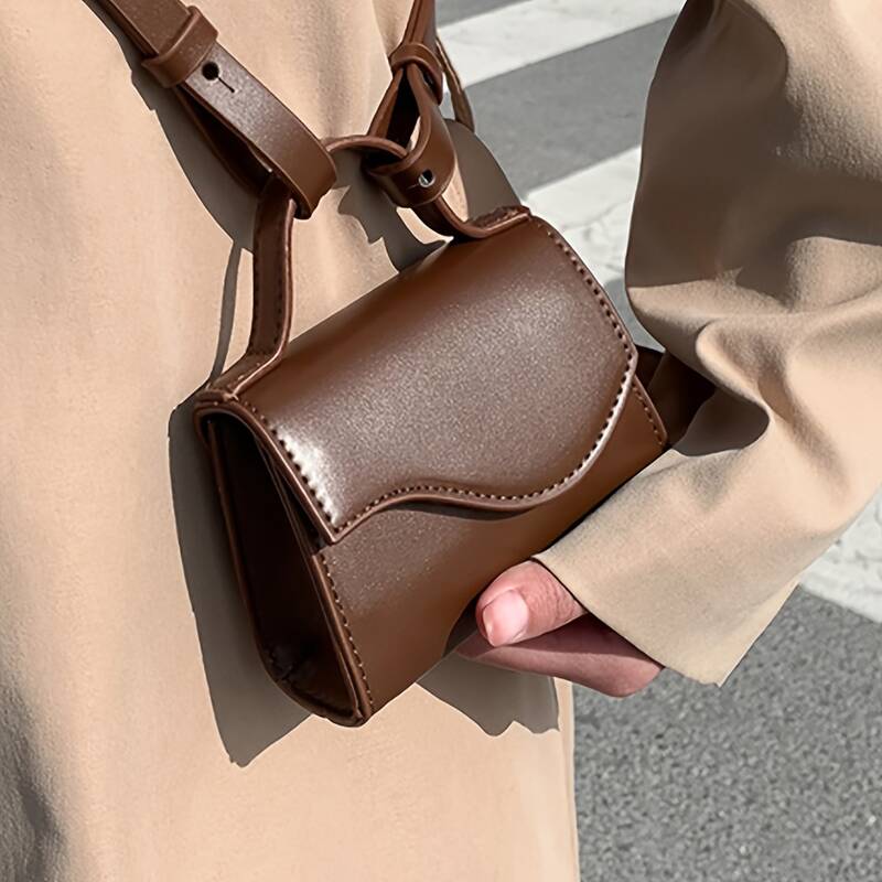 Women Retro Wavy Flap Mini Leather Adjustable Crossbody Shoulder Bag_voghion.com