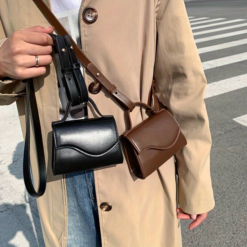 Women Retro Wavy Flap Mini Leather Adjustable Crossbody Shoulder Bag_voghion.com