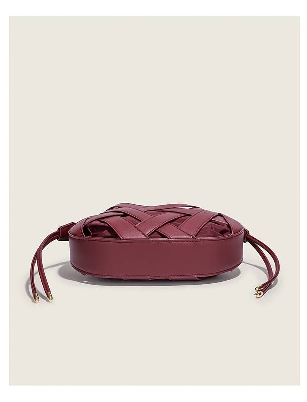 Braided Hollow Out Shoulder Bag For Women With Drawstring Liner_voghion.com