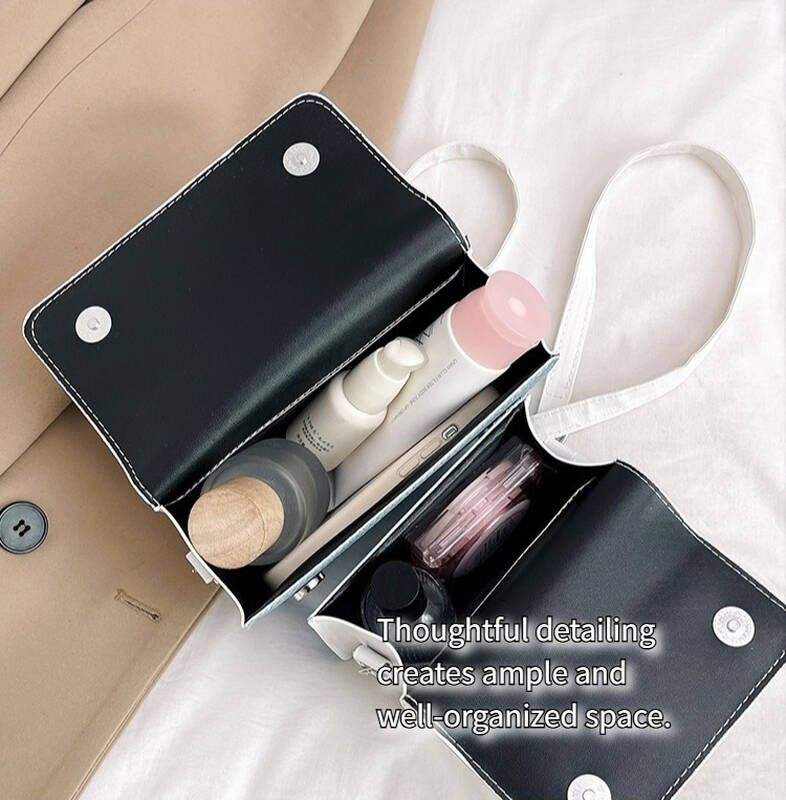 Black Butterfly Mini Crossbody Bag With Dual Chain And Wide Strap_voghion.com